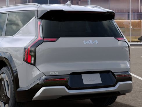 New 2026 Kia EV9 Land image 13