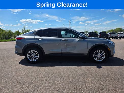 Used 2024 Buick Envista Preferred w/ Convenience I Package FWD image 8