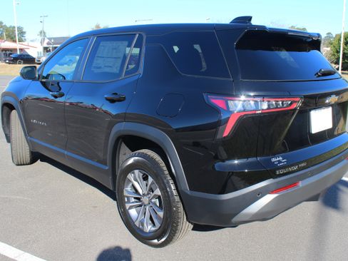 New 2026 Chevrolet Equinox LT image 15