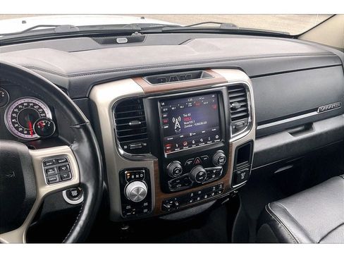 Used 2018 RAM 1500 Laramie w/ Convenience Group image 7