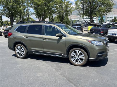 Used 2022 Subaru Ascent Limited w/ Technology Package AWD/4WD image 5