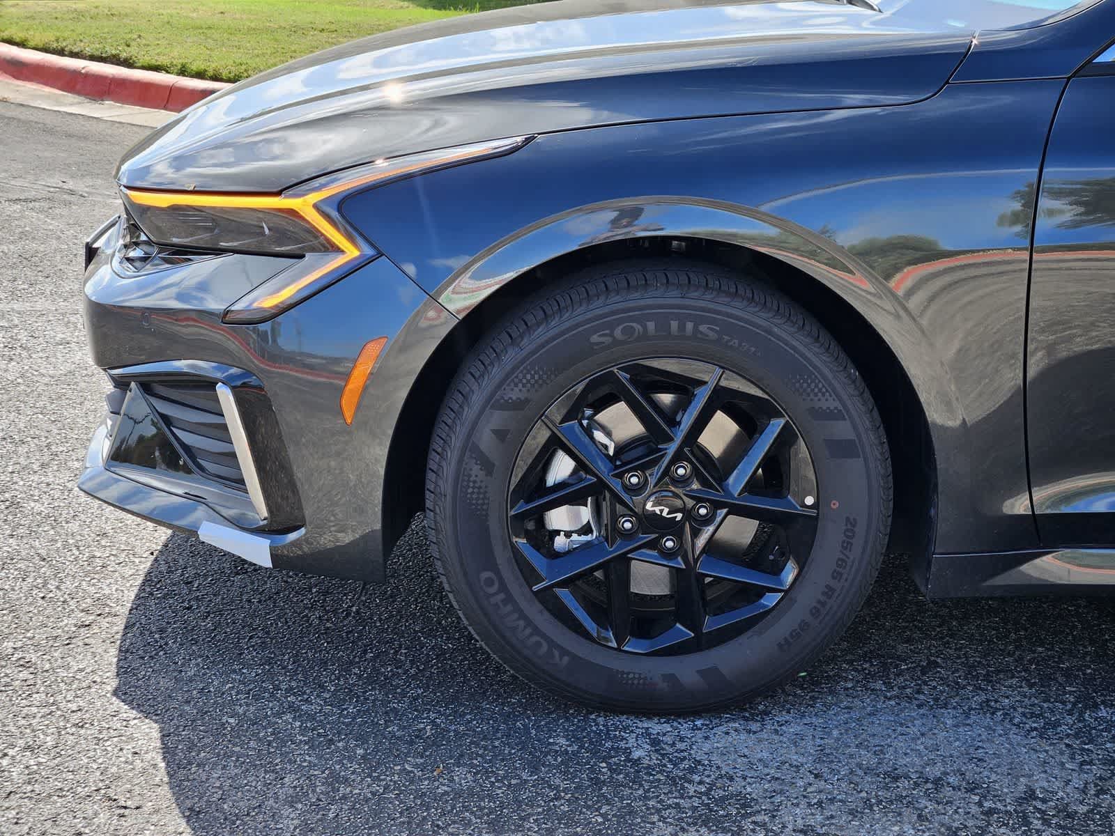 New 2026 Kia K5 LXS FWD image 8