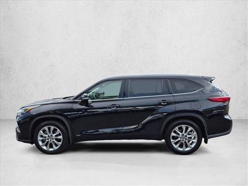 Used 2022 Toyota Highlander Limited AWD/4WD image 9