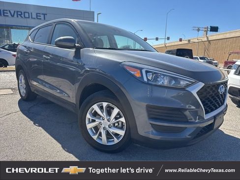 Used 2021 Hyundai Tucson SE image 1