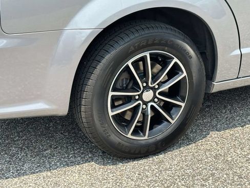 Used 2018 Dodge Grand Caravan GT FWD image 30