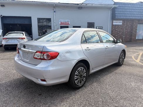 Used 2011 Toyota Corolla LE FWD image 9