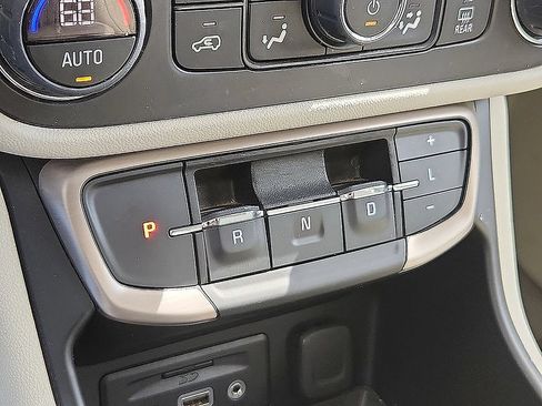 Used 2023 GMC Terrain Denali AWD/4WD image 15