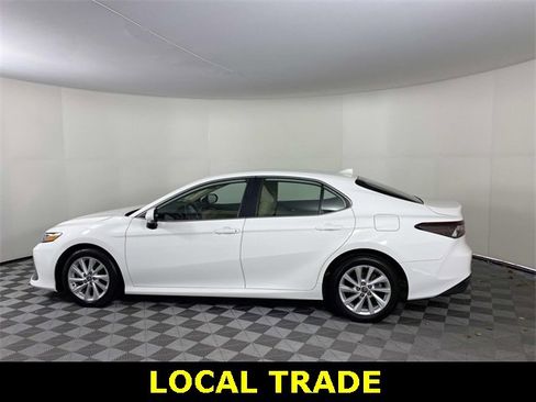 Used 2023 Toyota Camry LE image 5