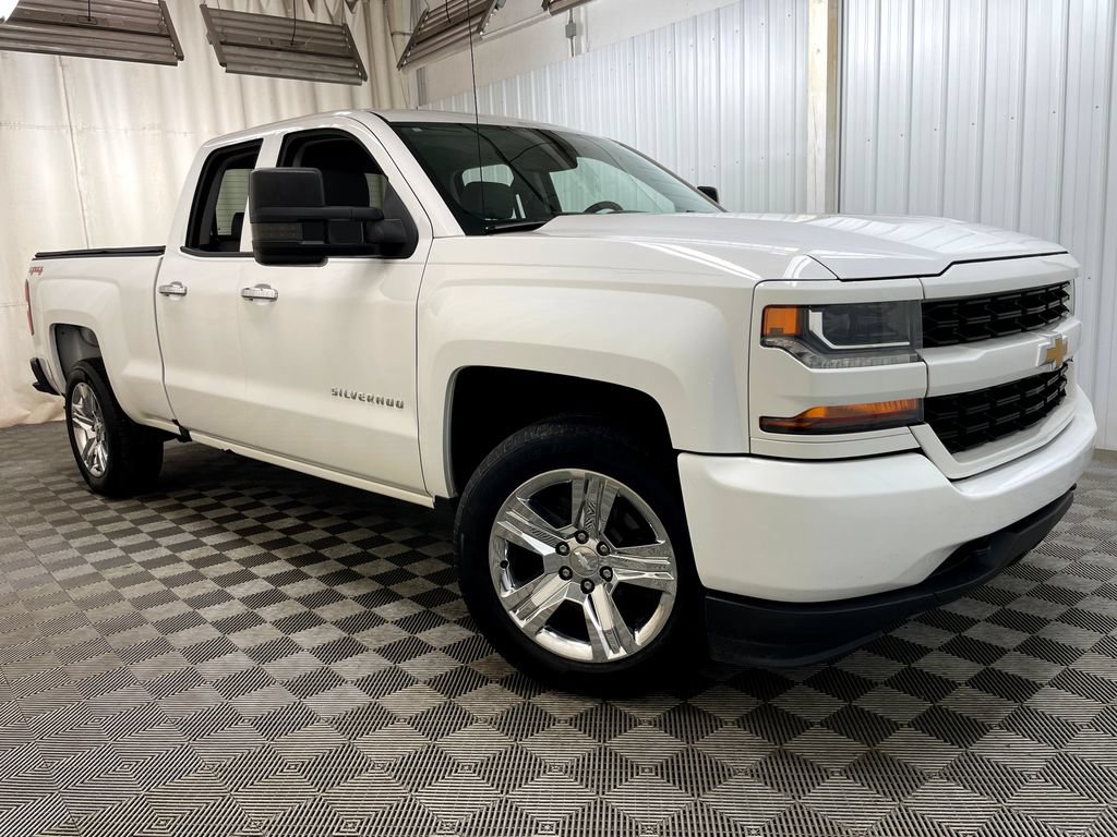 Used 2017 Chevrolet Silverado 1500 Custom w/ Custom Convenience Package AWD/4WD image 42