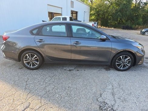 Used 2023 Kia Forte LXS w/ LXS Technology Package image 7