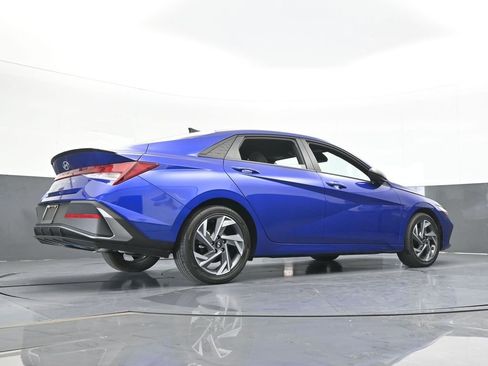 Used 2025 Hyundai Elantra Sport image 52