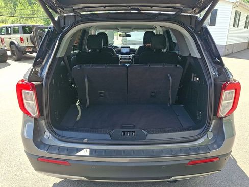 Used 2021 Ford Explorer XLT w/ Equipment Group 202A AWD/4WD image 29