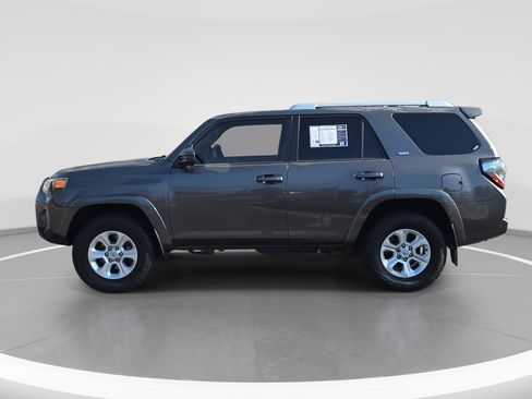 Used 2015 Toyota 4Runner SR5 image 8