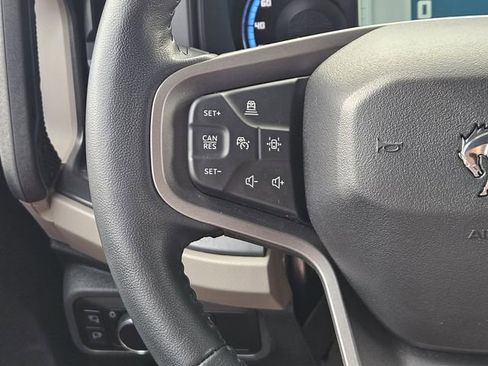 Used 2023 Ford Bronco Wildtrak image 29