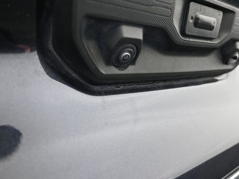 Used 2023 Chevrolet Silverado 1500 LT image 36