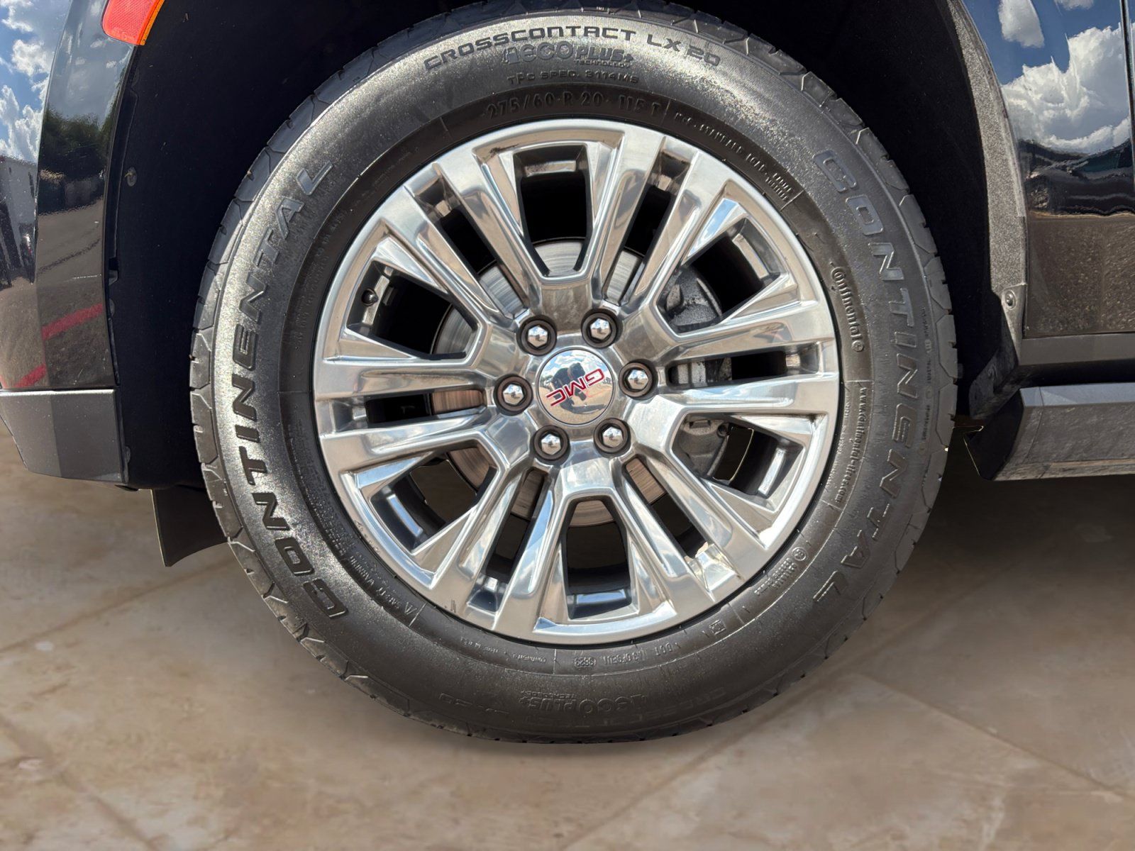 Used 2023 GMC Yukon Denali w/ LPO, Floor Liner Package RWD image 31