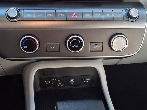 New 2026 Hyundai Kona SE image 18