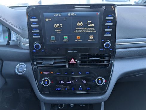 Used 2020 Hyundai Ioniq SE image 22
