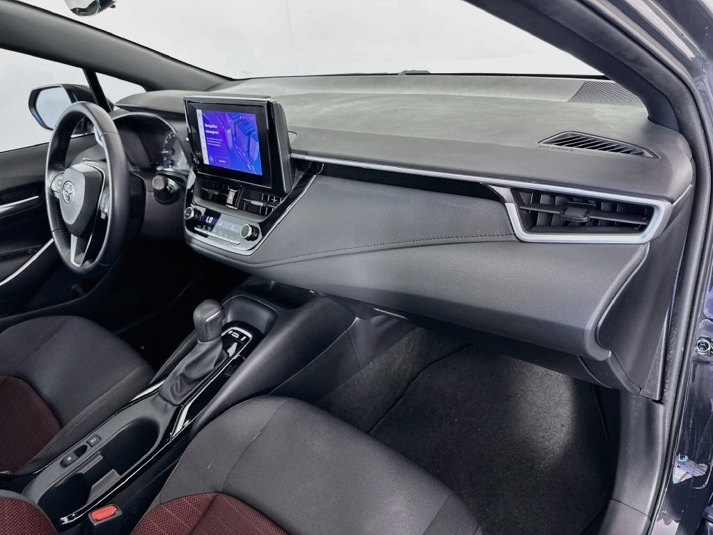 Certified 2024 Toyota Corolla SE FWD image 28