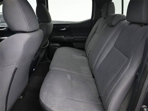 Used 2019 Toyota Tacoma TRD Sport image 19