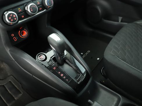 Used 2022 Nissan Kicks S FWD image 10