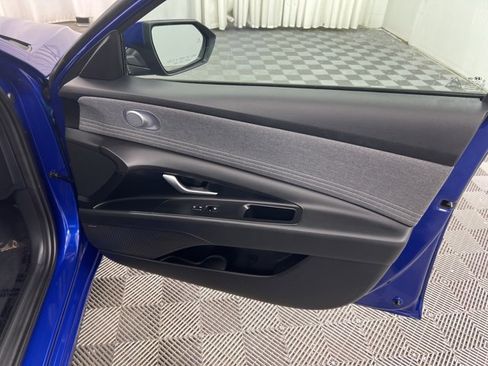 Used 2023 Hyundai Elantra Limited image 19