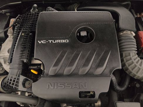 Used 2020 Nissan Altima 2.0 Platinum FWD image 30