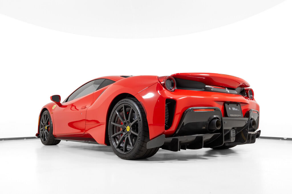 Used 2020 Ferrari 488 Pista Coupe RWD image 19