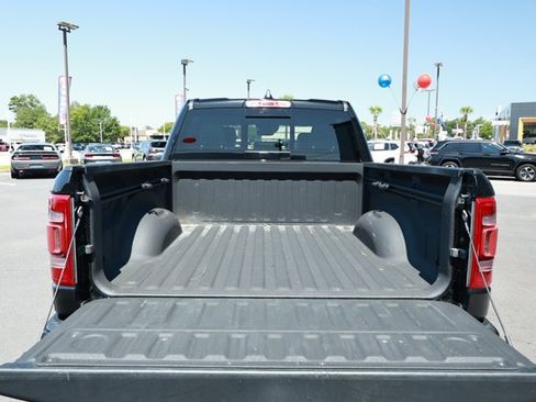 Used 2022 RAM 1500 Laramie AWD/4WD image 8