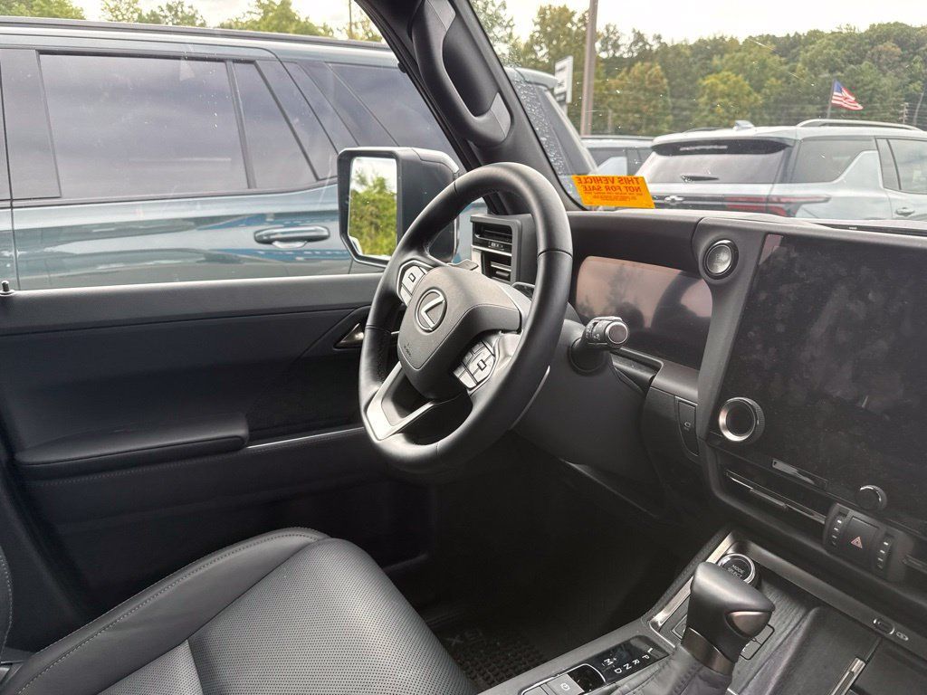 Used 2026 Lexus GX 550 AWD/4WD image 6