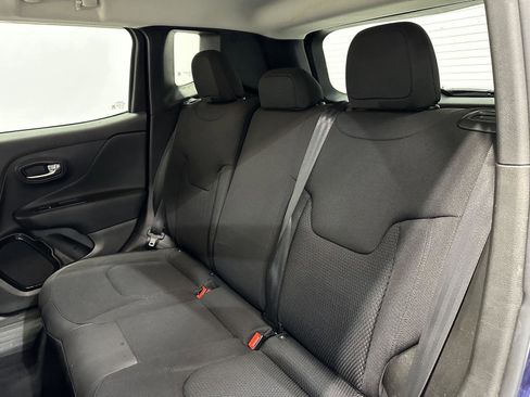 Used 2018 Jeep Renegade Altitude image 22