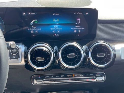 Used 2023 Mercedes-Benz GLB 250 4MATIC w/ Premium Package image 23