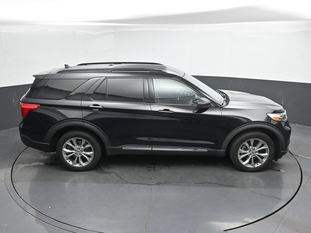 Used 2020 Ford Explorer XLT w/ Equipment Group 202A AWD/4WD image 33