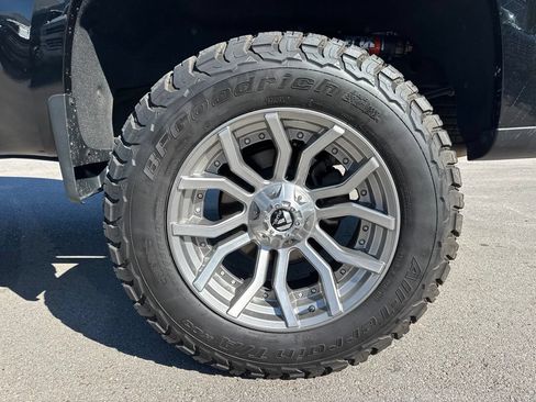 Used 2021 Chevrolet Silverado 1500 LT Trail Boss w/ LT Trail Boss Premium Package AWD/4WD image 27