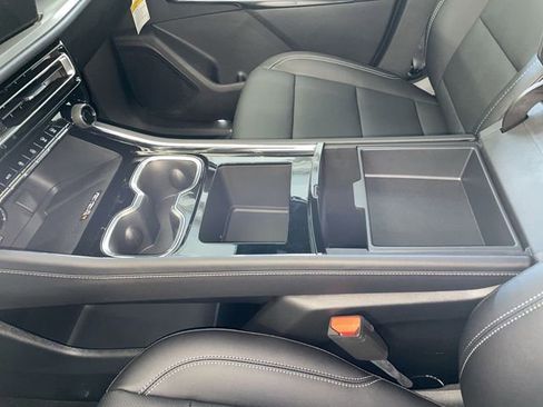 New 2026 Chevrolet Traverse LT w/ Midnight/Sport Edition AWD/4WD image 31