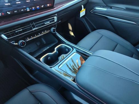 New 2026 Chevrolet Traverse Z71 w/ LPO, Floor Liner Package image 14