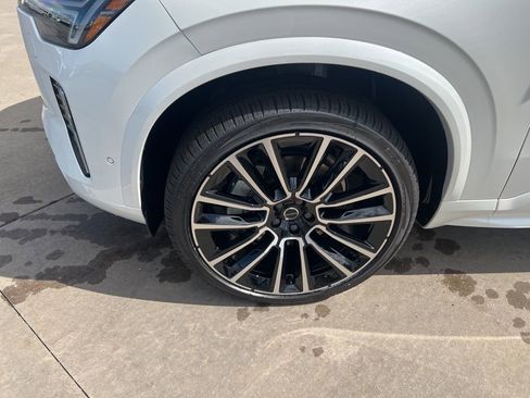 New 2026 Volvo XC90 B6 Plus w/ Protection Package Premier AWD/4WD image 10