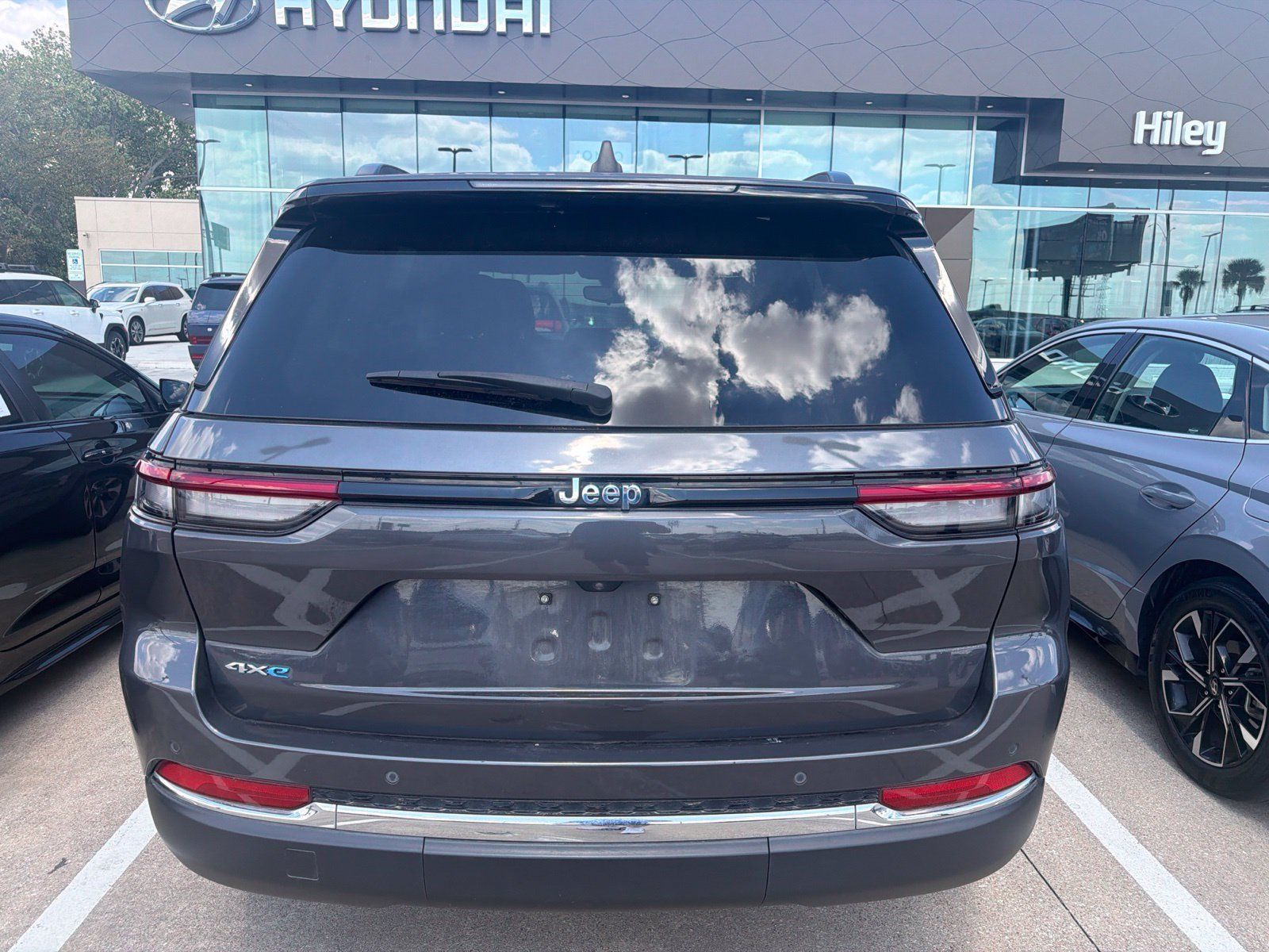 Used 2023 Jeep Grand Cherokee 4WD 4xe image 5