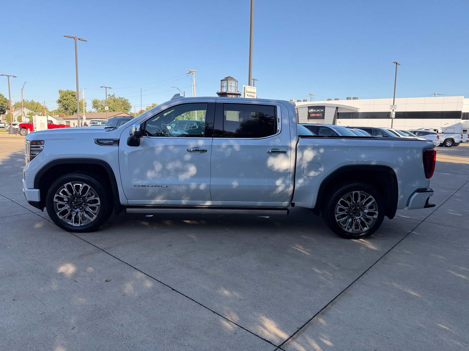 Used 2026 GMC Sierra 1500 Denali Ultimate AWD/4WD image 8
