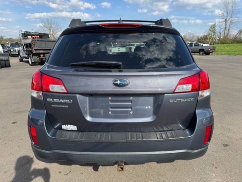 Used 2014 Subaru Outback 2.5i Limited w/ Moonroof Package AWD/4WD image 4