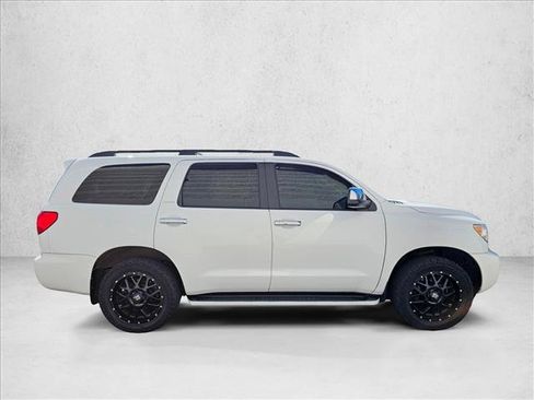 Used 2016 Toyota Sequoia Limited AWD/4WD image 4