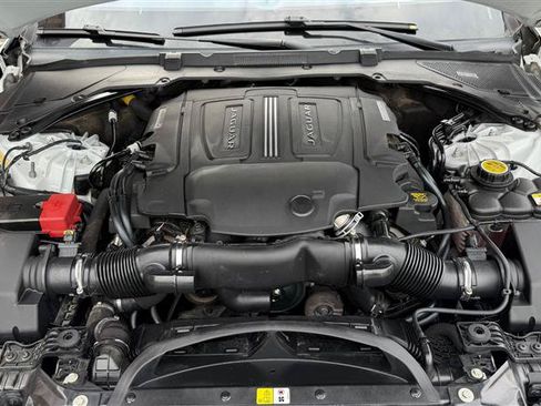 Used 2016 Jaguar XF S RWD image 12