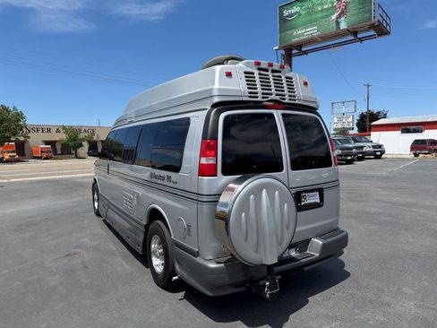 Used 2007 Chevrolet Express 3500 Extended w/ Power and Light Package RWD image 4
