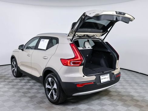 Used 2025 Volvo XC40 B5 Plus AWD/4WD image 33
