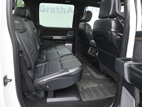 Used 2024 Ford F250 Platinum image 11
