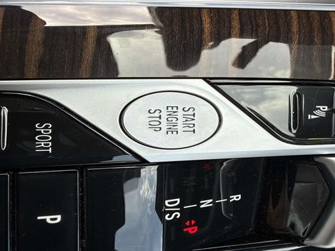 Used 2024 BMW X7 xDrive40i AWD/4WD image 32