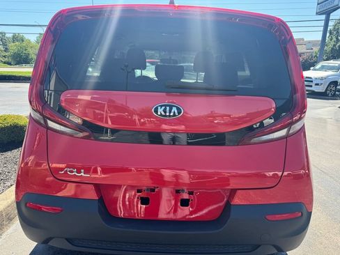Used 2020 Kia Soul LX FWD image 4
