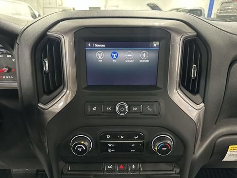 Used 2020 Chevrolet Silverado 1500 Custom w/ Custom Value Package AWD/4WD image 29