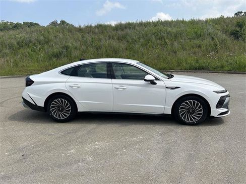 New 2025 Hyundai Sonata SEL image 6
