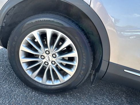 Used 2018 Lincoln MKX Select w/ Select Plus Package FWD image 9
